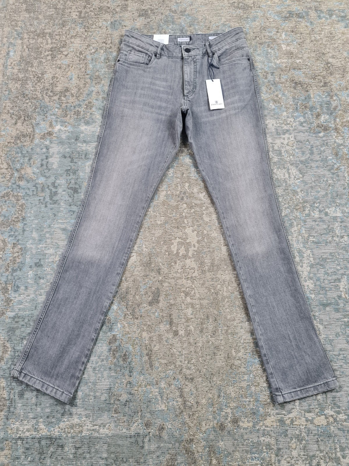 STATE OF ART 06 fit W30 L34 NIEUW Slim STRETCH Bronno3034

D, Www.stateofart.com/nl/contact, State of Art B.V., Nieuw, W32 (confectie 46) of kleiner