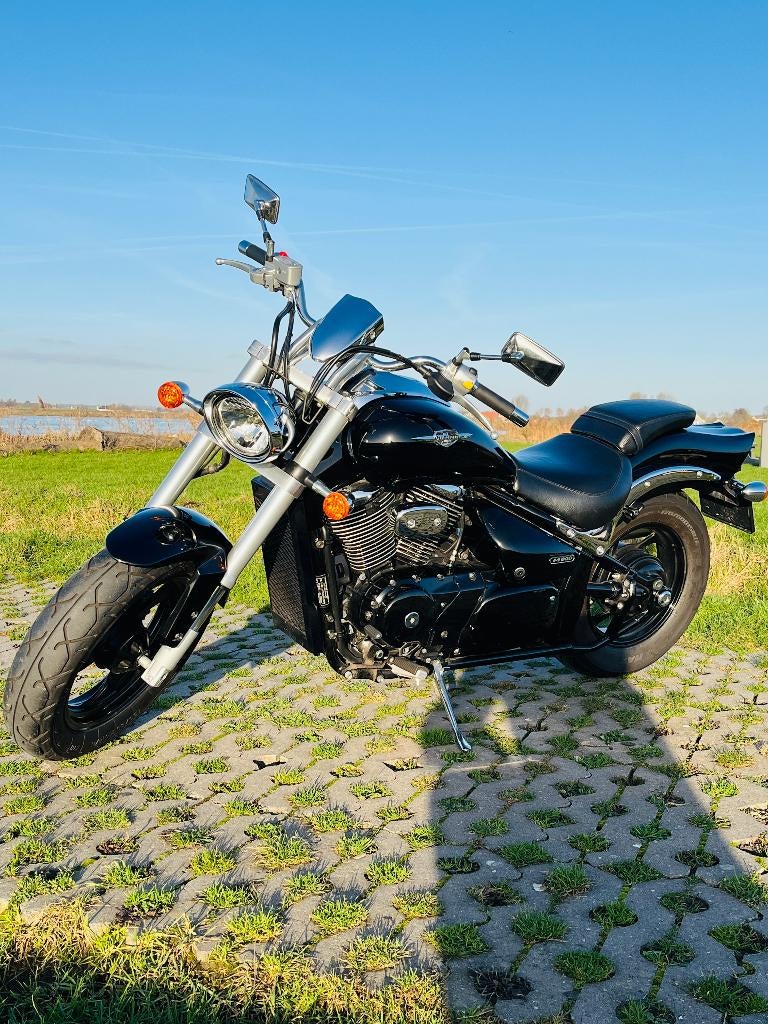 Suzuki VZ 800 Marauder zwart-chroom cruiser-chopper, Cardan-aandrijving, 2 cilinders, Occasion, 805 cc