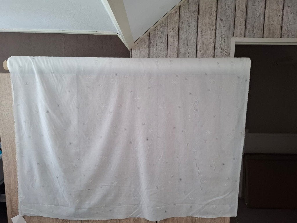 stof, Hobby en Vrije tijd, Ophalen, Overige materialen, 120 cm of meer, Wit