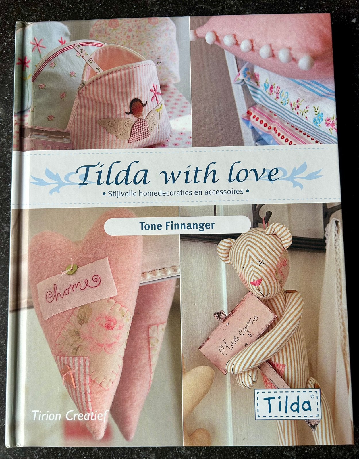 Tone Finnanger - Tilda with love, Boeken, Hobby en Vrije tijd, Ophalen of Verzenden, Nieuw, Borduren en Naaien, Tone Finnanger