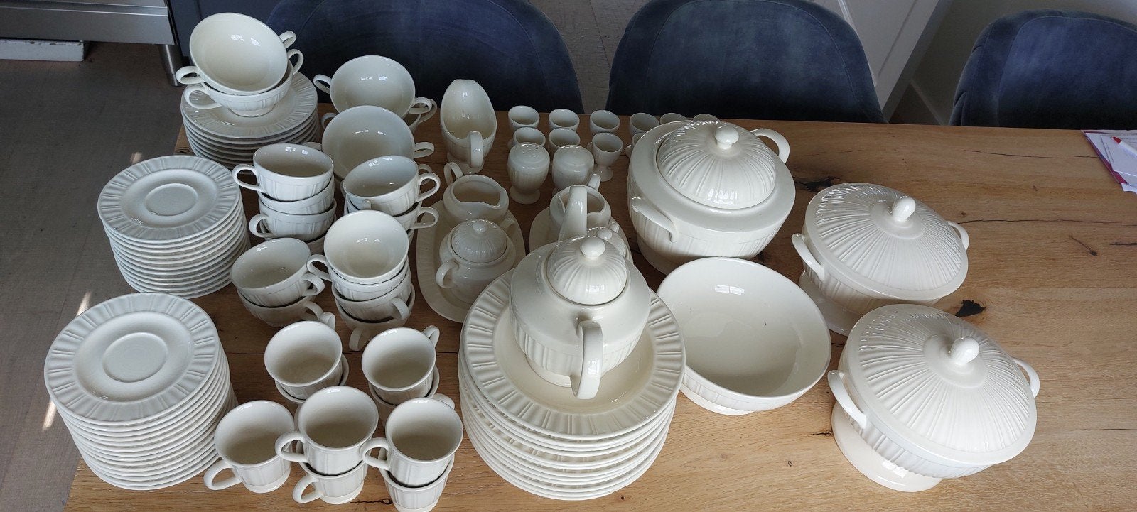 Uitgebreid crème servies, Ophalen, Zo goed als nieuw, Compleet servies, Klassiek
