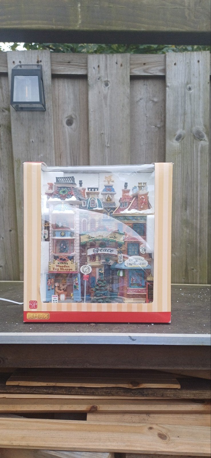 Lemax Christmas Lane retired, Diversen, Ophalen of Verzenden, Zo goed als nieuw
