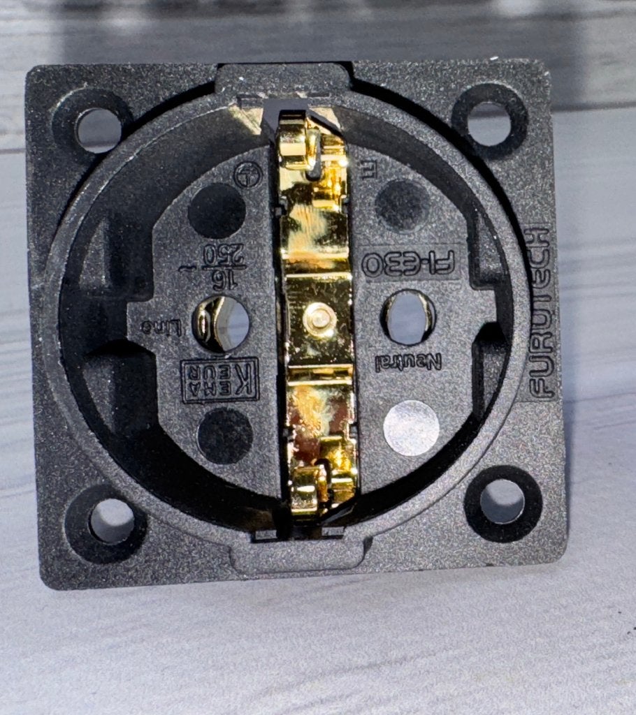 Furutech FI-E30 NCF stopcontact, Verzenden, Nieuw, Minder dan 2 meter, Overige kabels