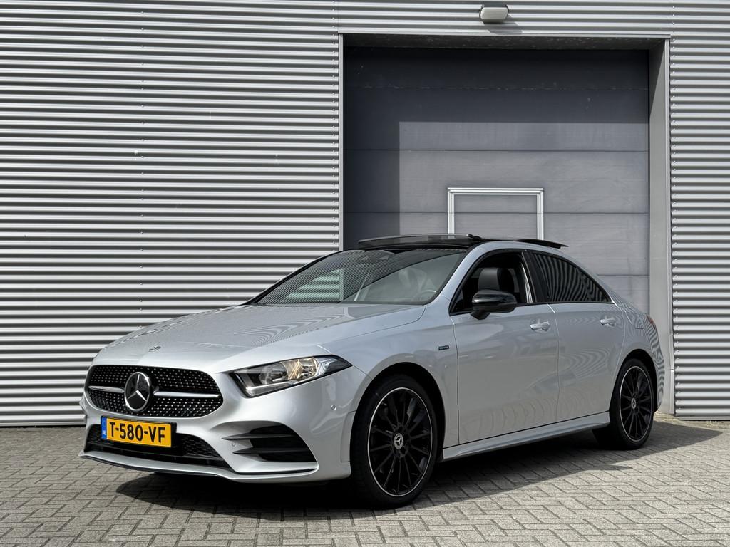Mercedes-Benz A-Klasse 250 e I PHEV I Aut. I AMG I Pano.dak, Auto's, Mercedes-Benz, Bedrijf, Te koop, A-Klasse, ABS, Achteruitrijcamera