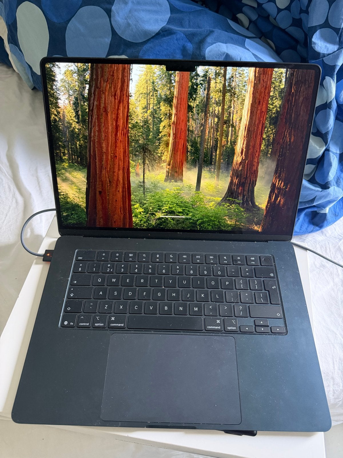 Foto 2 van MacBook Air M4 15 inch 16GB/256GB met laptop hoes
