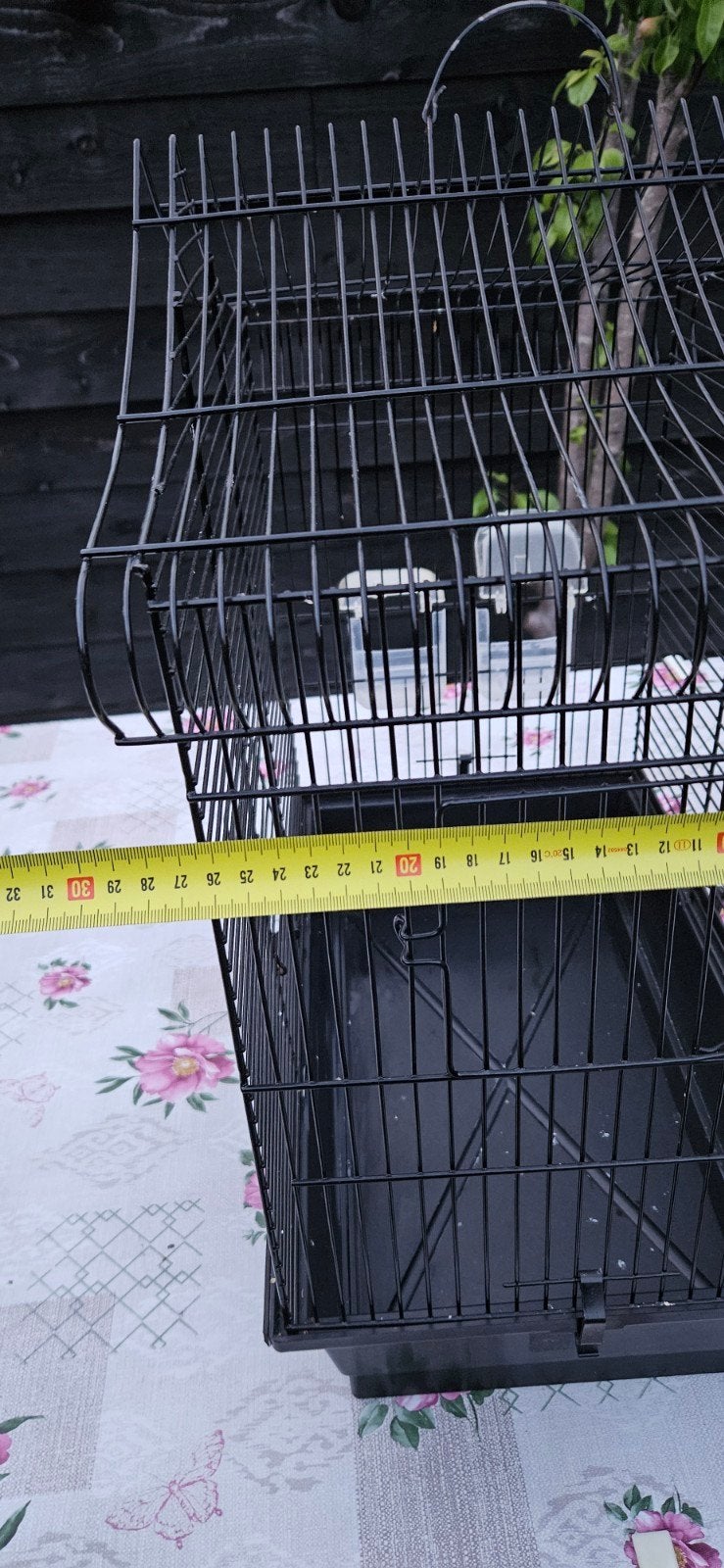 Te koop 1 grote vogelkooi met standaard en 1 kleine kooi, Dieren en Toebehoren, Vogels | Hokken en Kooien, Ophalen, Metaal, Vogelkooi