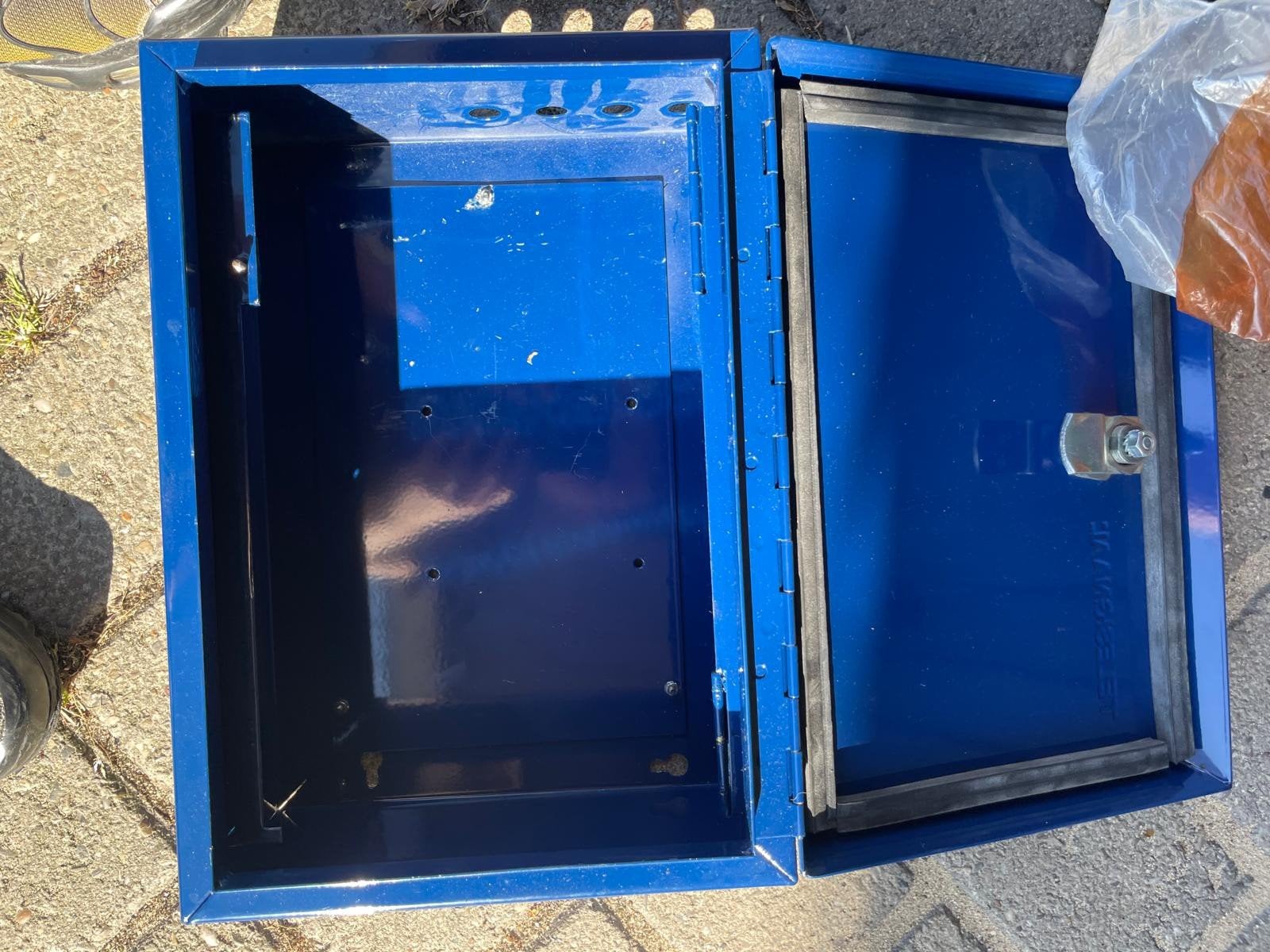 Blauwe metalen kist met slot - Ideaal voor opslag, Doe-het-zelf en Verbouw, Kratten en Dozen, Gebruikt, Minder dan 50 cm, Ophalen of Verzenden