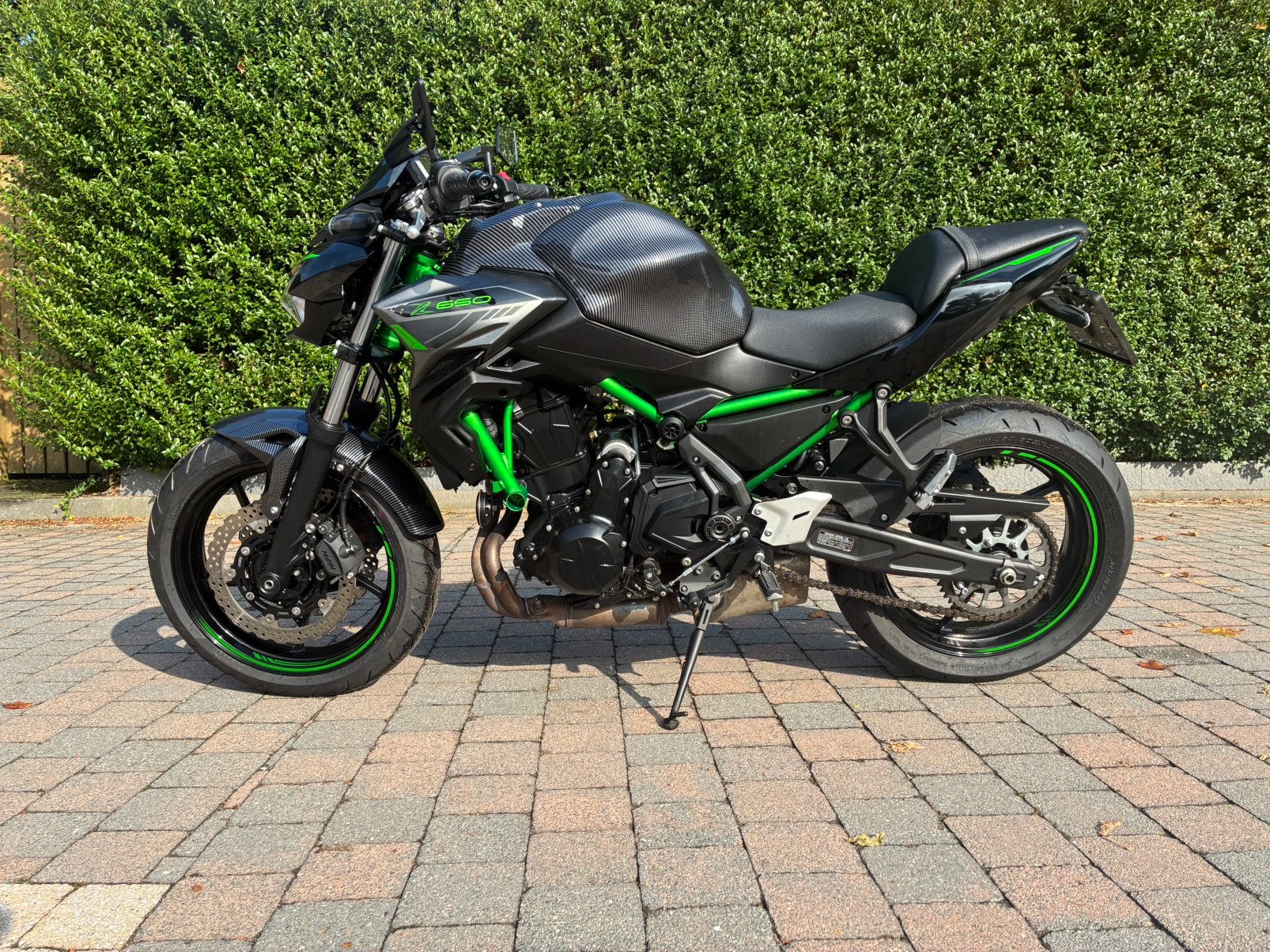 Kawasaki Z650 – 2024 – Sportieve naked met carbon look!, 2 cilinders, Occasion, Particulier, Minimaal motorrijbewijs A2