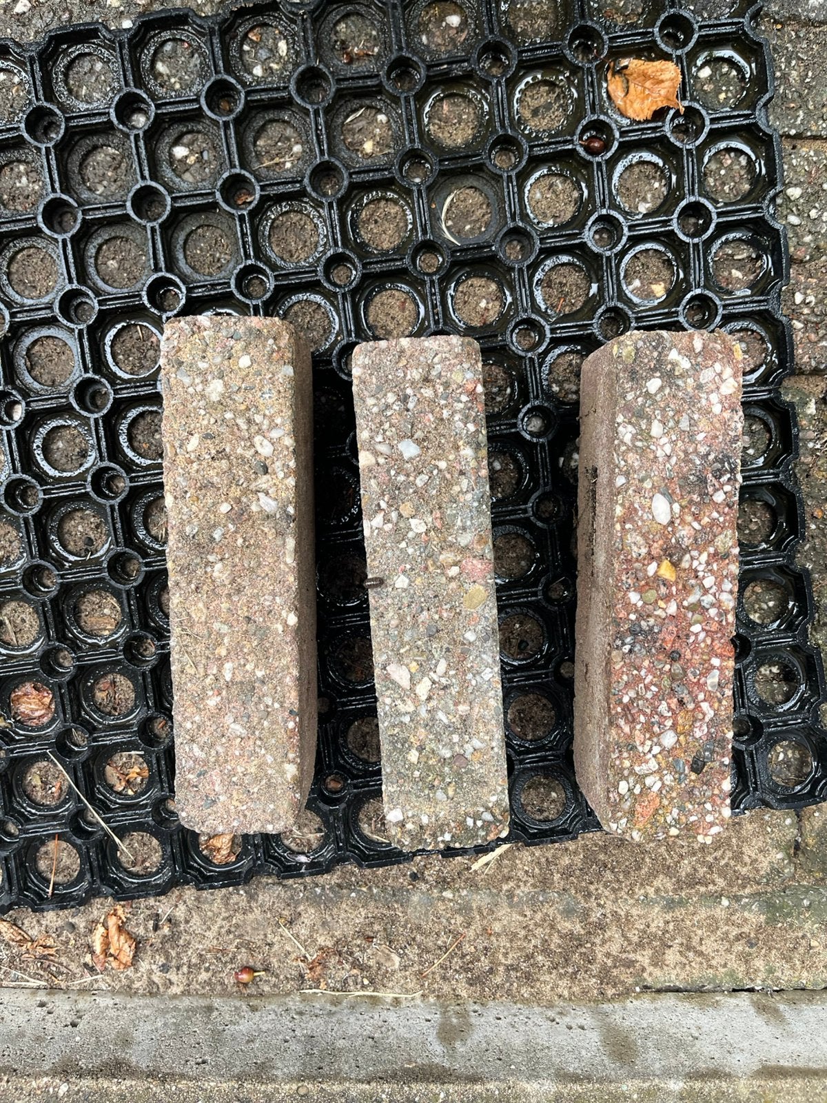 Gratis uiverstones stenen, Tuin en Terras, Ophalen, Gebruikt, Klinkers, 5 tot 10 m²