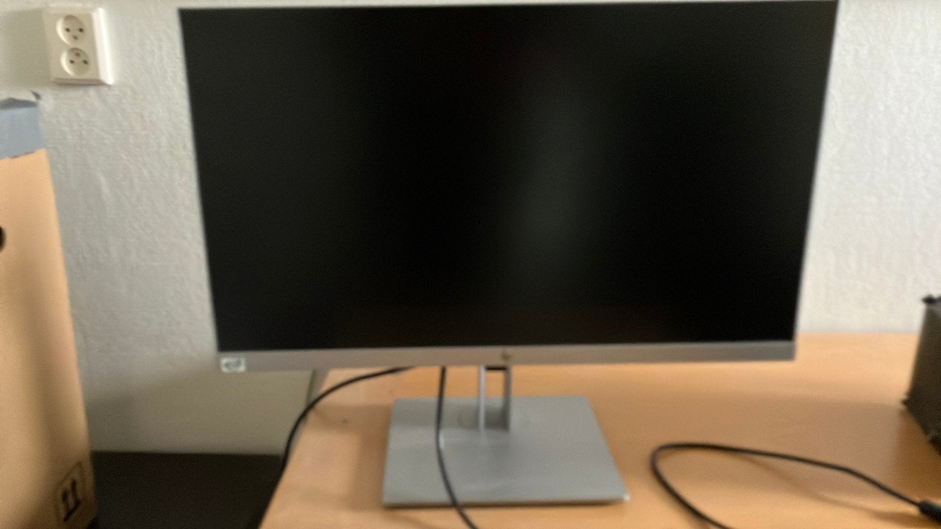 HP E243, Computers en Software, Monitoren, In hoogte verstelbaar, HDMI, Full HD, Zo goed als nieuw