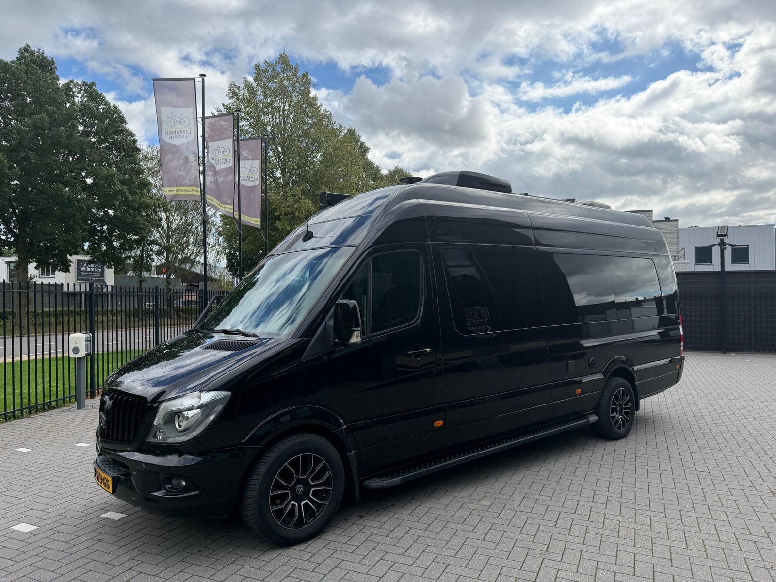 Mercedes-Benz Sprinter 319 Camper Crossbus Motorhome, Auto's, Automaat, Dealer onderhouden, Achterwielaandrijving, 190 pk
