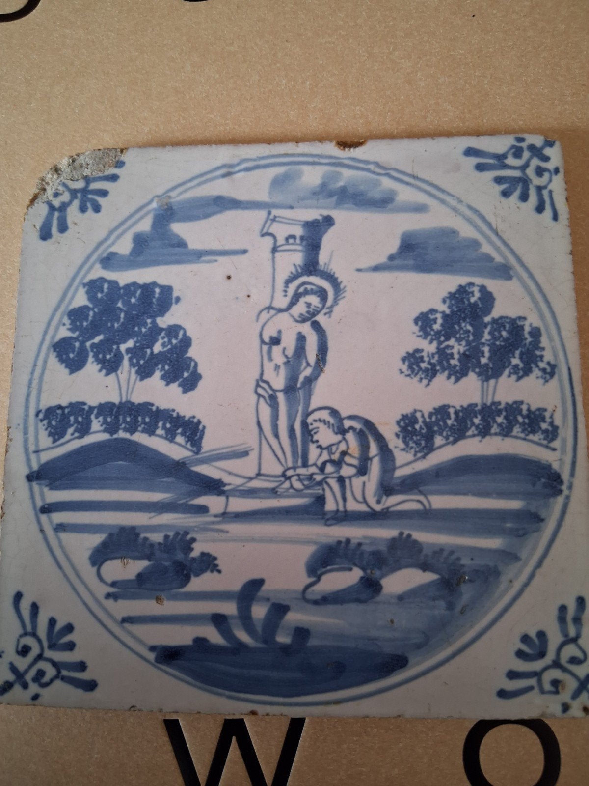 Antieke Delfts Blauwe Tegel met Religieuze afbeelding, Ophalen of Verzenden