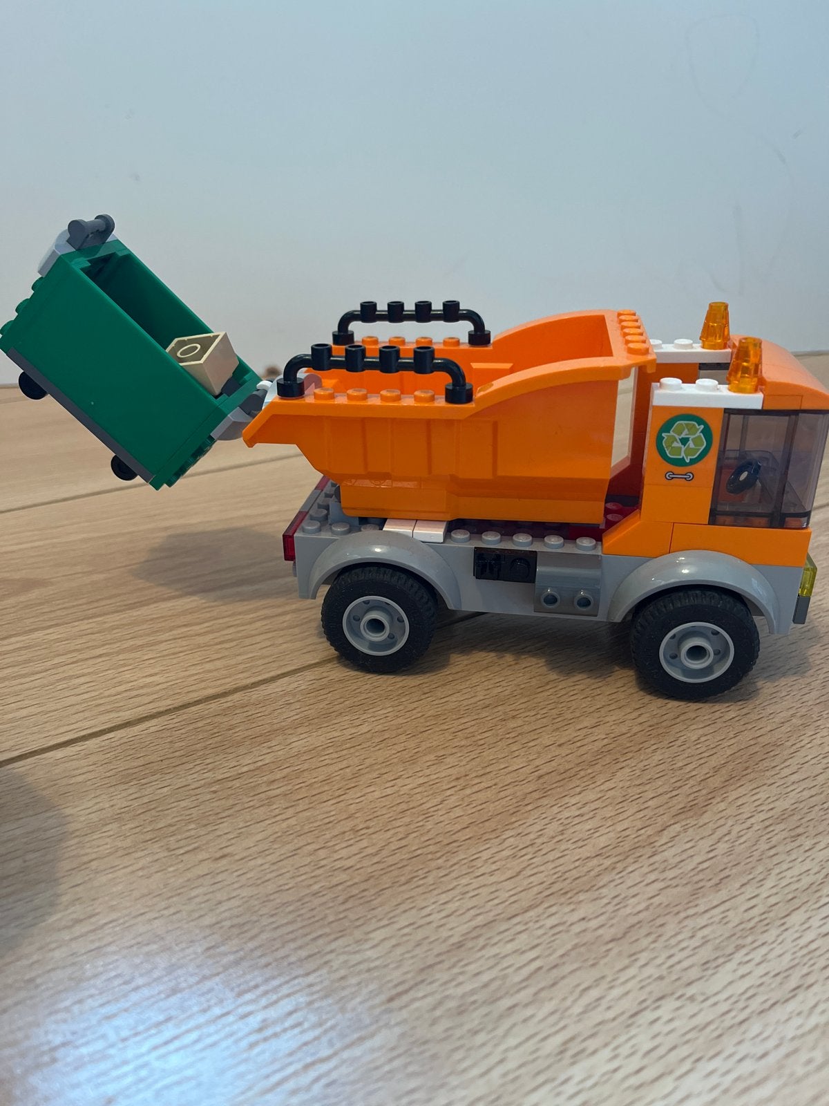 Lego City Vuilniswagen 60220 met minifiguren, City, Lego, Ophalen of Verzenden, Zo goed als nieuw