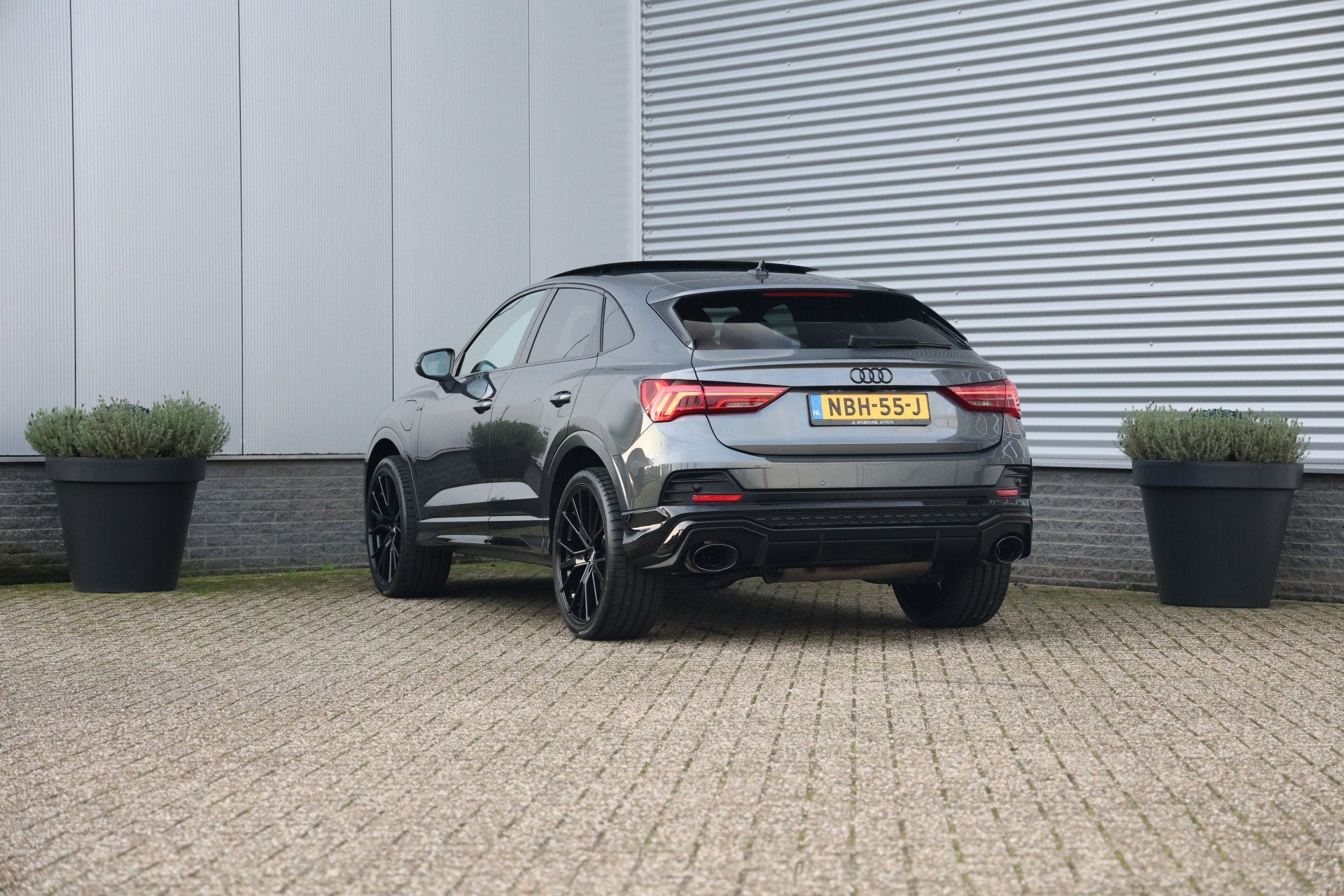Audi Q3 Sportback 45 TFSI e 245pk Competition S-Line Black P, Auto's, Dealer onderhouden, Gebruikt, Hybride Elektrisch/Benzine