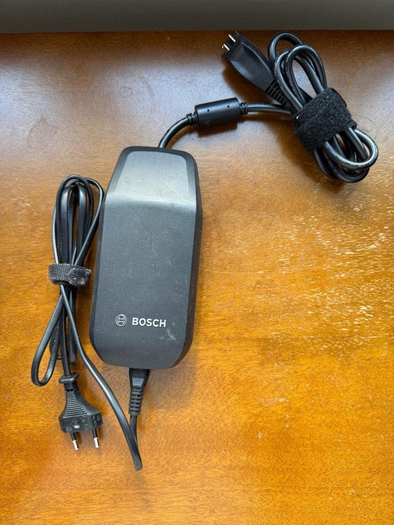 Bosch eBike Battery Charger (BPC3200), Zo goed als nieuw