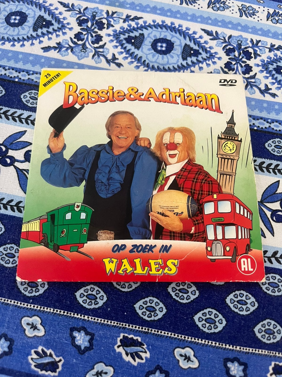 Bassie & Adriaan - op zoek in Wales, Alle leeftijden, Verzenden, Zo goed als nieuw, Overige genres