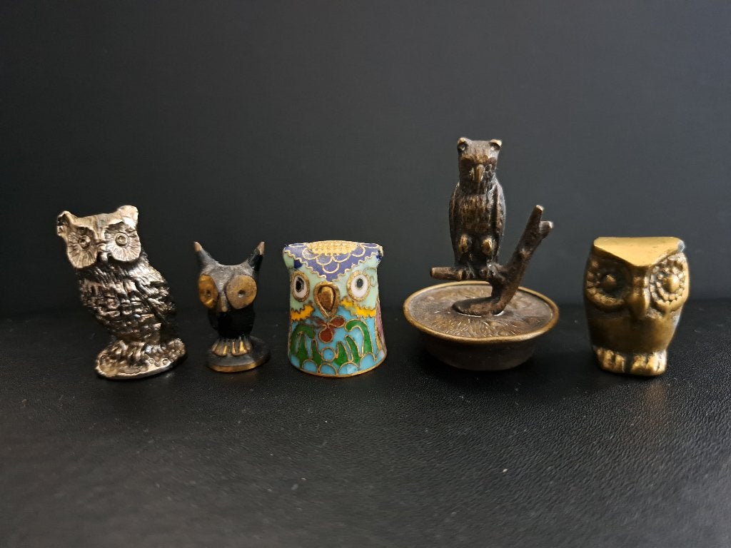 Metalen miniatuur uiltjes voor letterbak of decoratie, Ophalen of Verzenden, Gebruikt, Dier