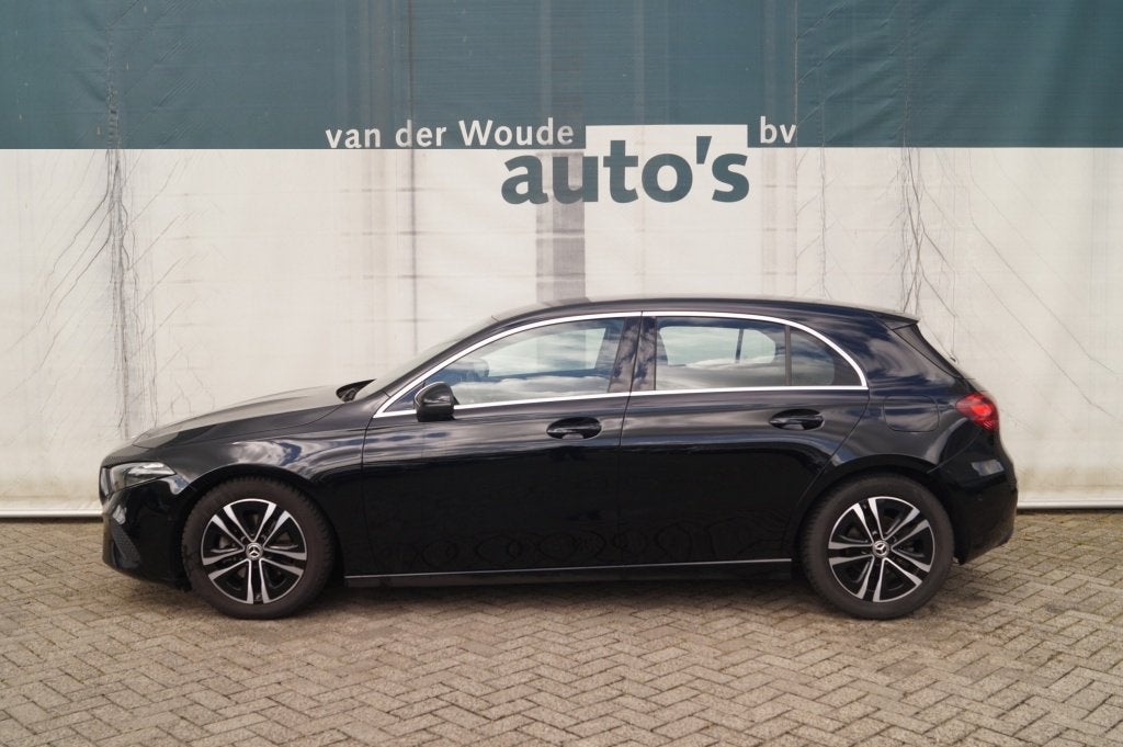 Mercedes-Benz A-Klasse 180 Automaat Luxury Line -LED-ECC-PDC, 136 pk, Gebruikt, 4 cilinders, Leder en Stof