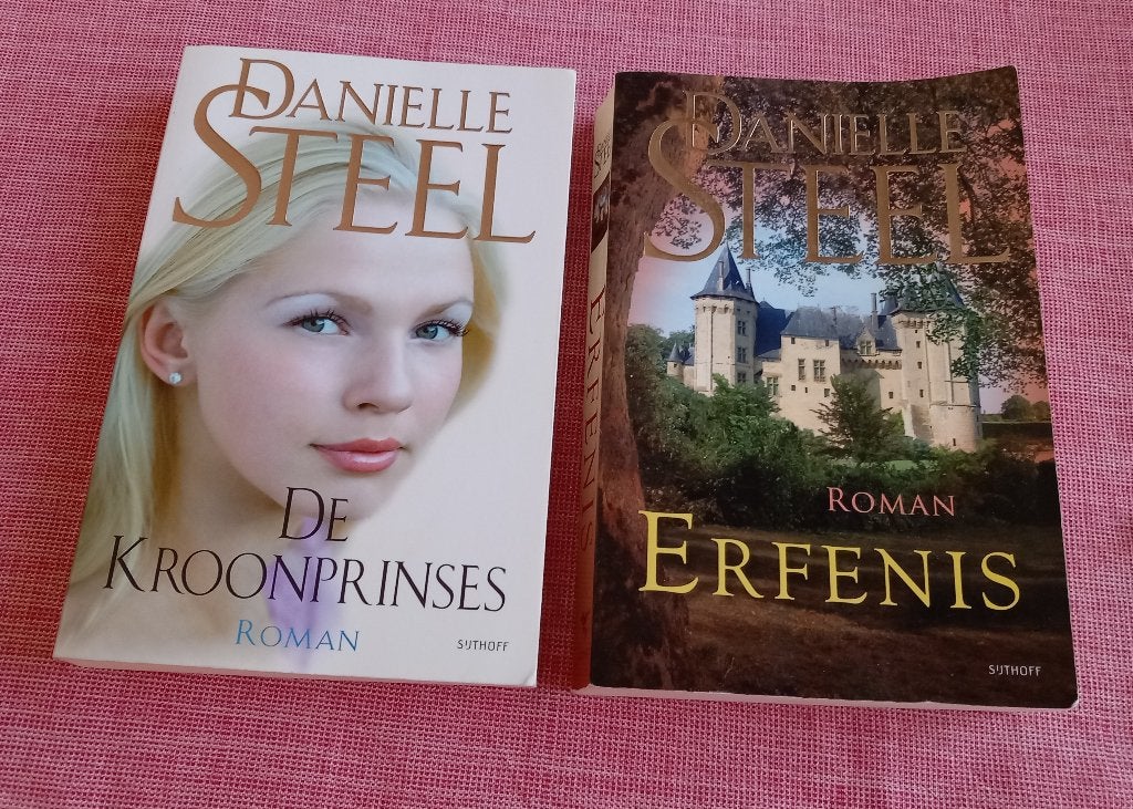 De kroonprinses en Erfenis Daniëlle Steel, Boeken, Romans, Ophalen of Verzenden, Zo goed als nieuw