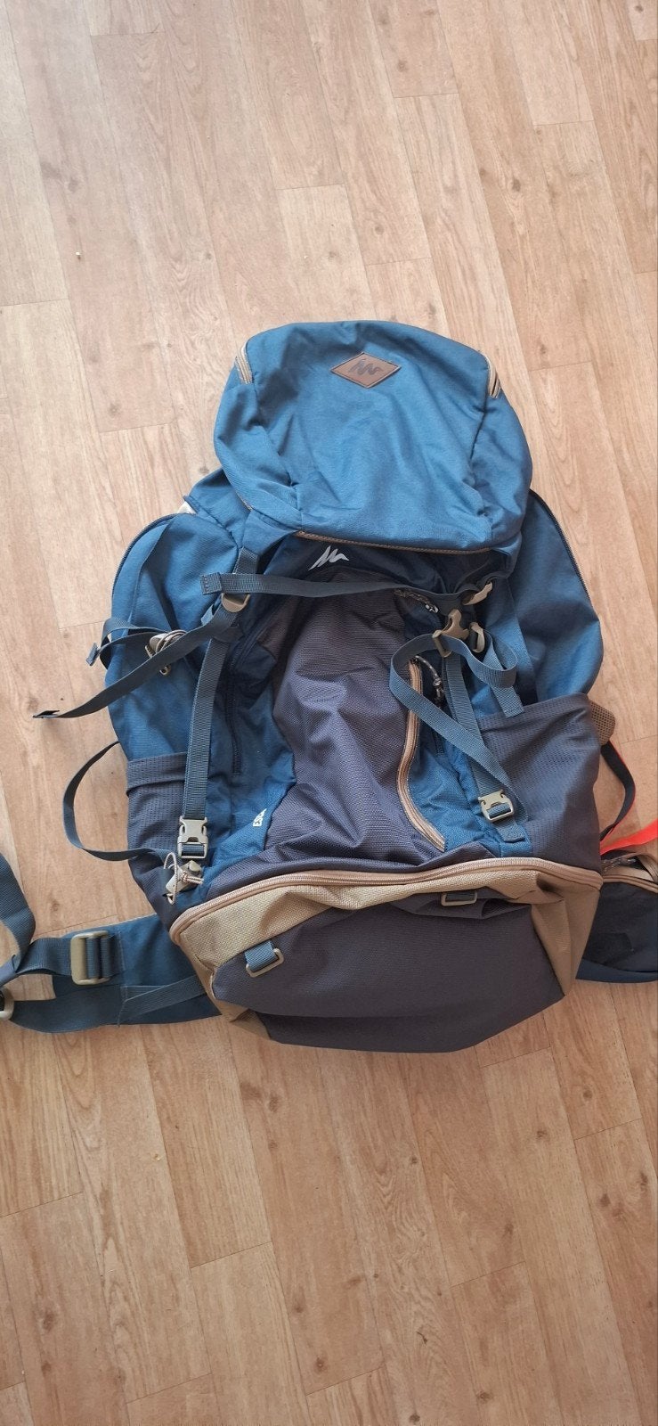 Quechua Escape BP 70L backpack blauw met regenhoes, Ophalen, Zo goed als nieuw, Rugzak