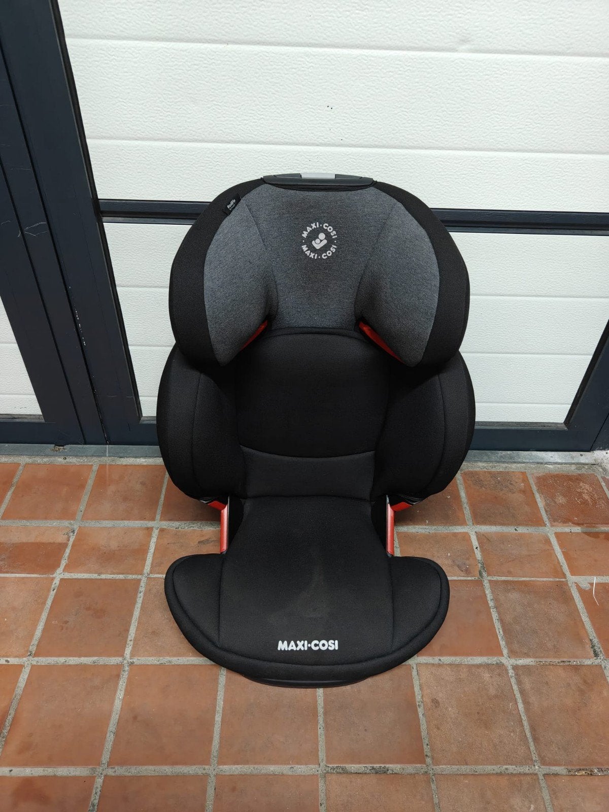 Maxi-Cosi Rodifix Autostoel (2 stuks beschikbaar), Ophalen, 15 t/m 36 kg, Verstelbare rugleuning, Zo goed als nieuw
