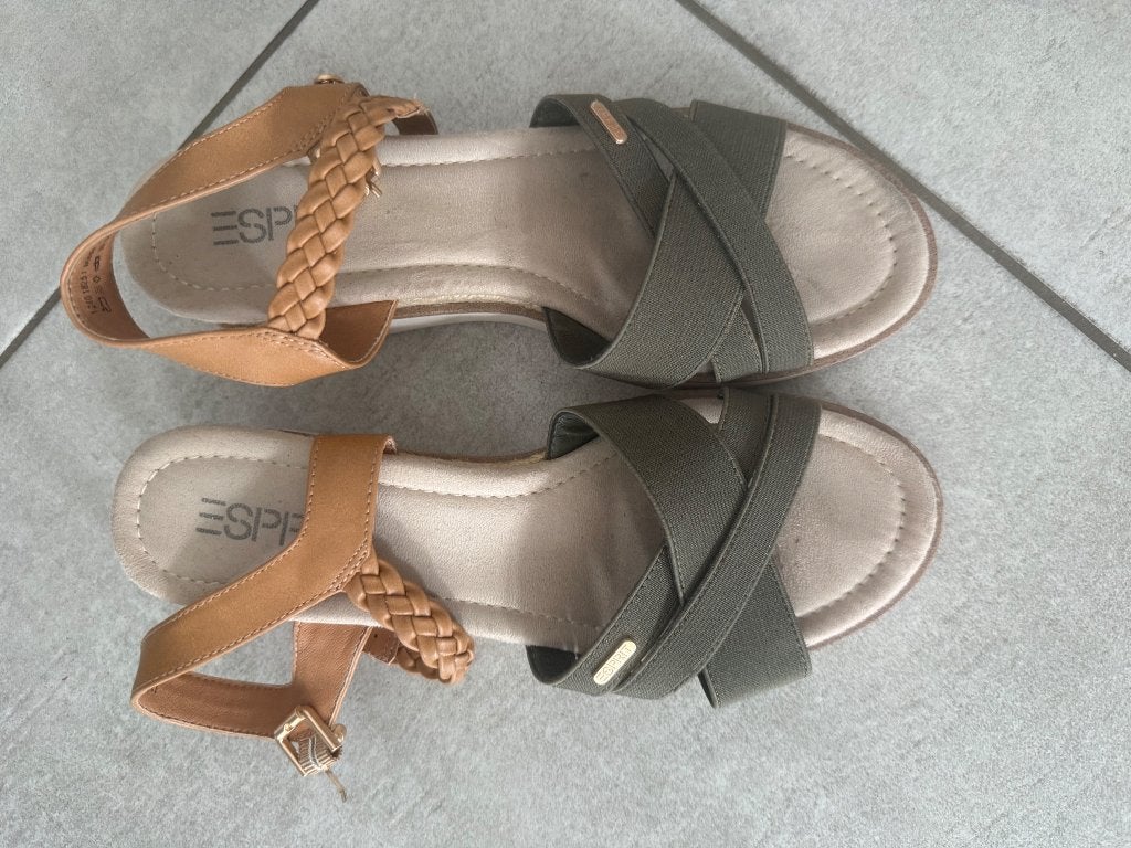 Sandalen Esprit maat 40, Ophalen, Sandalen of Muiltjes, Zo goed als nieuw, Groen