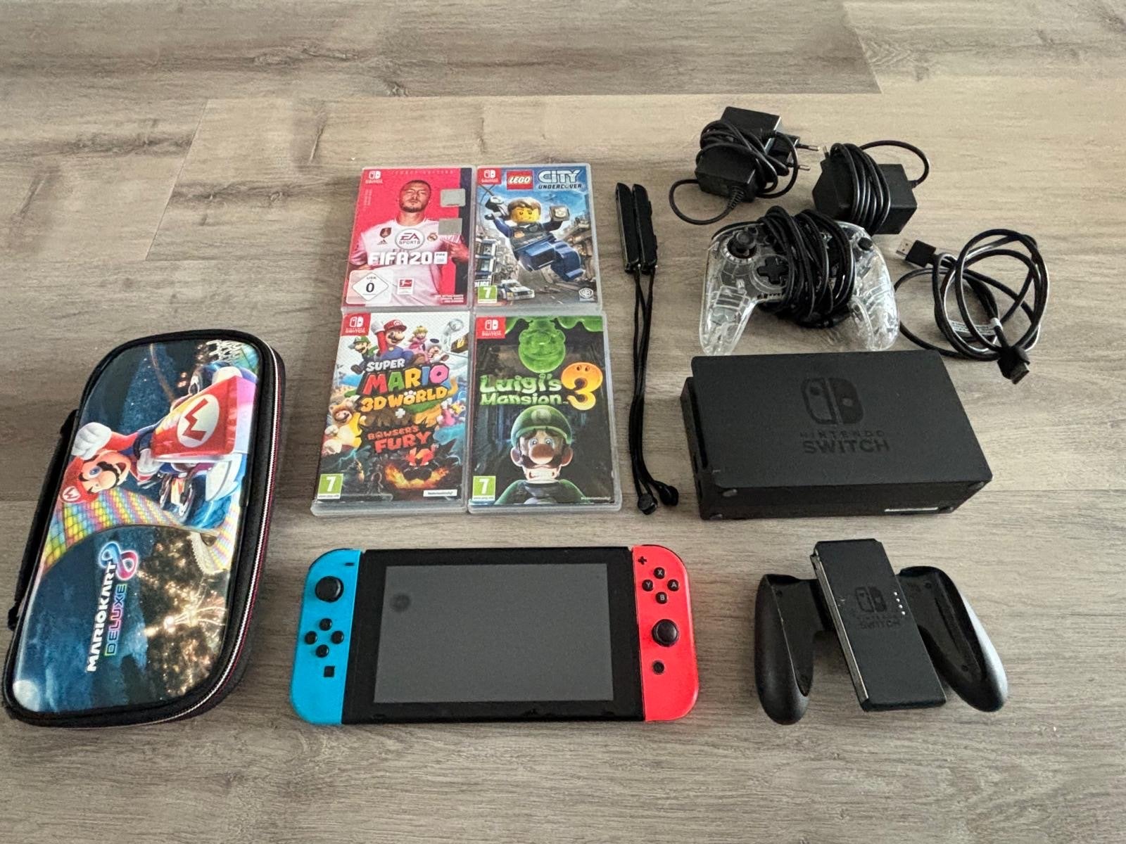 Nintendo Switch V1 met 4 games en accessoires, Spelcomputers en Games, Met games, Ophalen of Verzenden, Zo goed als nieuw, Switch Original