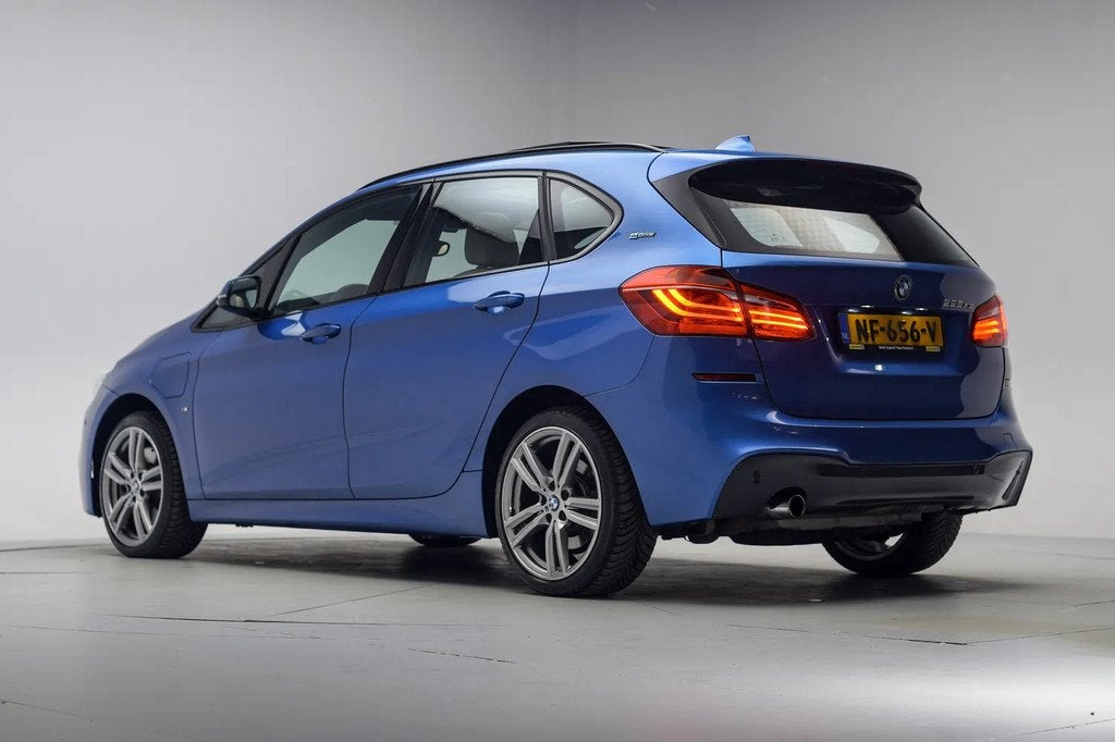 BMW 2 Serie Active Tourer 225xe M Sport [ panoramadak HUD le, Auto's, BMW, Automaat, 136 pk, Gebruikt, Blauw
