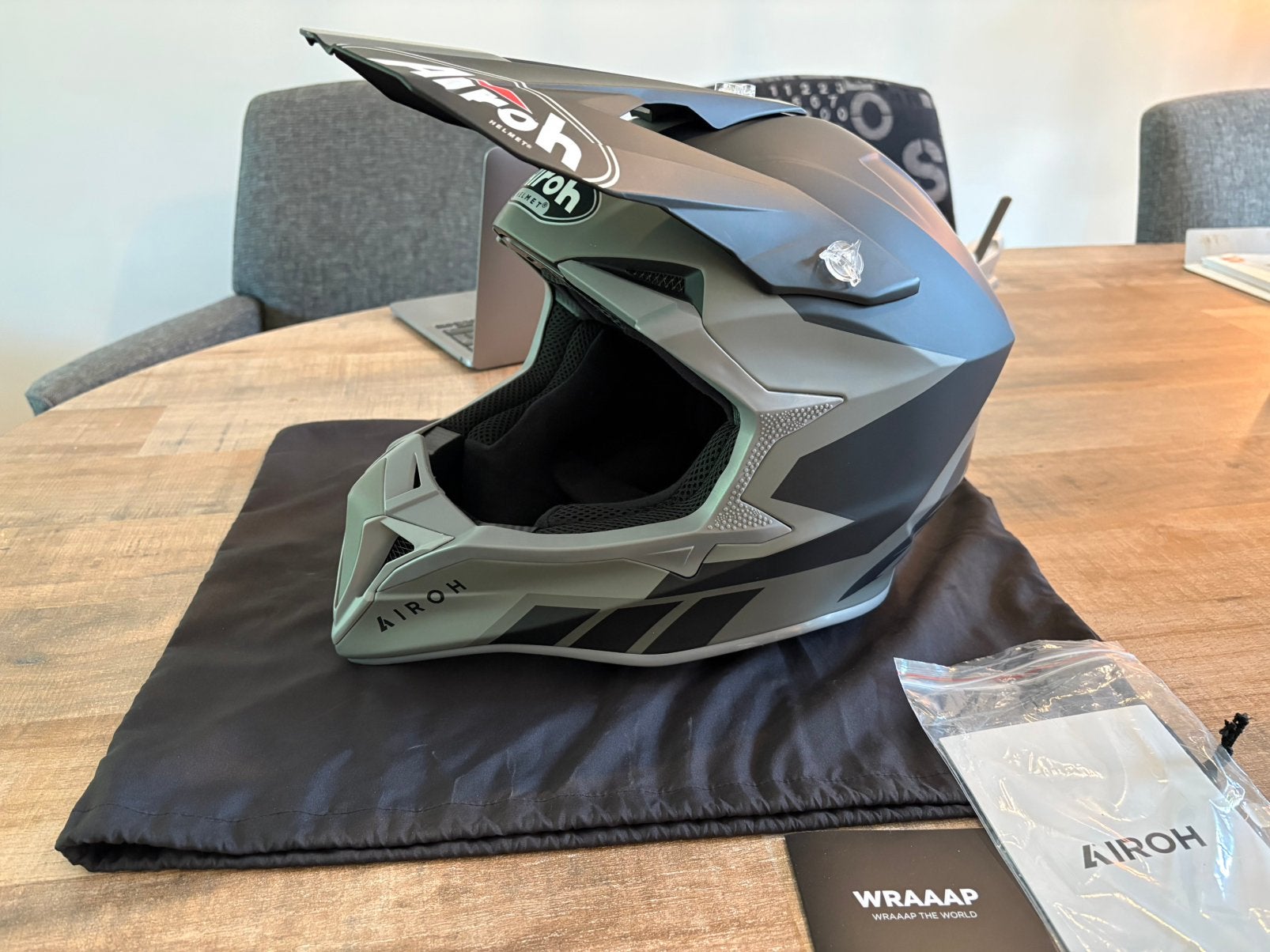 Airoh Wraaap Reloaded Motorcross helm, Motoren, Ophalen of Verzenden, Tweedehands, Offroadhelm, Overige merken