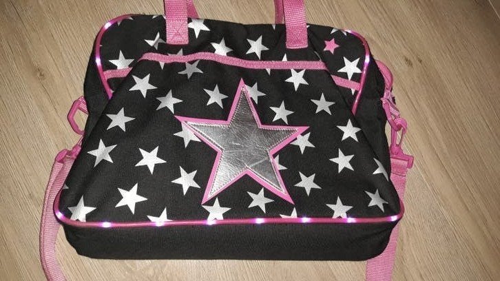 Zwarte schoudertas met roze accenten en sterrenprint, Ophalen of Verzenden, Gebruikt, Zwart, Overige merken