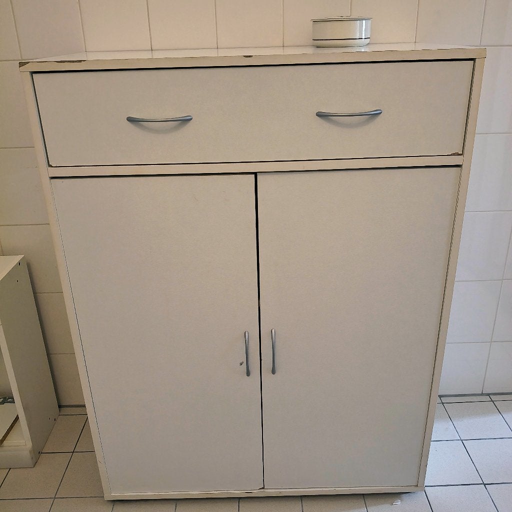 badkamerkastje wit 1 euro, Ophalen, (Half)hoge kast, Gebruikt, 50 tot 100 cm
