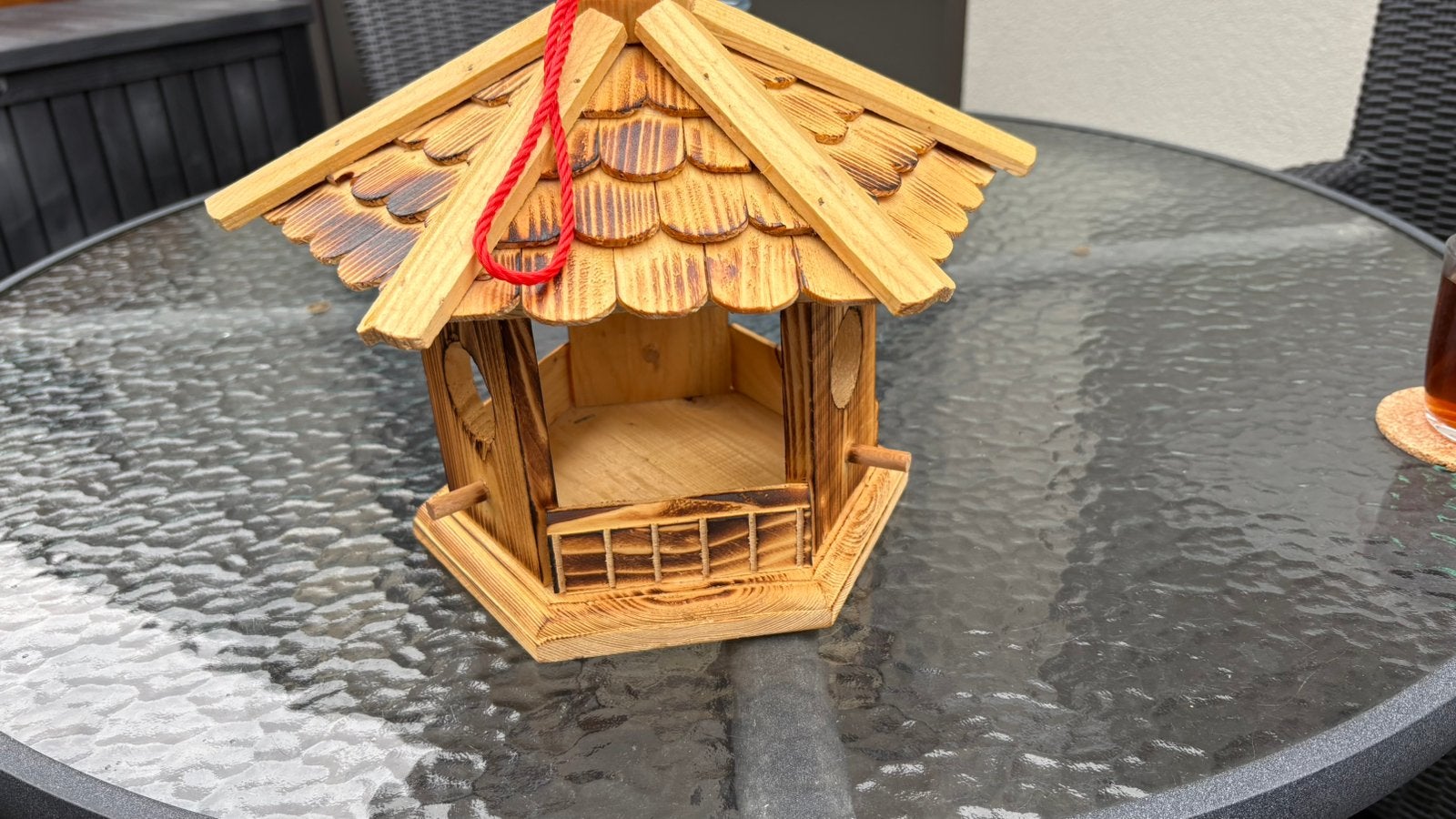 Houten vogelvoeder huisje. nieuw, Tuin en Terras, Vogelhuisjes en Vogelbaden, Ophalen of Verzenden, Nieuw