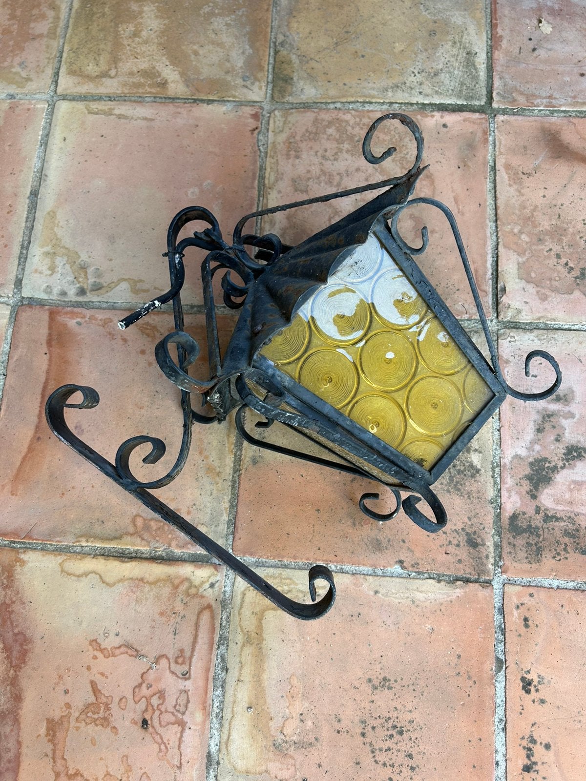 Vintage ijzeren hang buitenlantaarn zwart, Tuin en Terras, Gebruikt, Ophalen of Verzenden, Netvoeding, Hanglamp