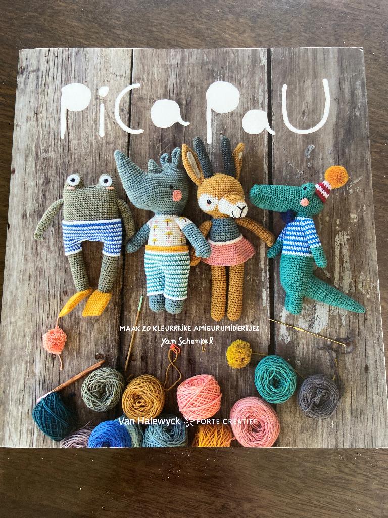 Boek met haakpatronen Pica Pau, Hobby en Vrije tijd, Ophalen of Verzenden, Nieuw, Haken, Patroon of Boek