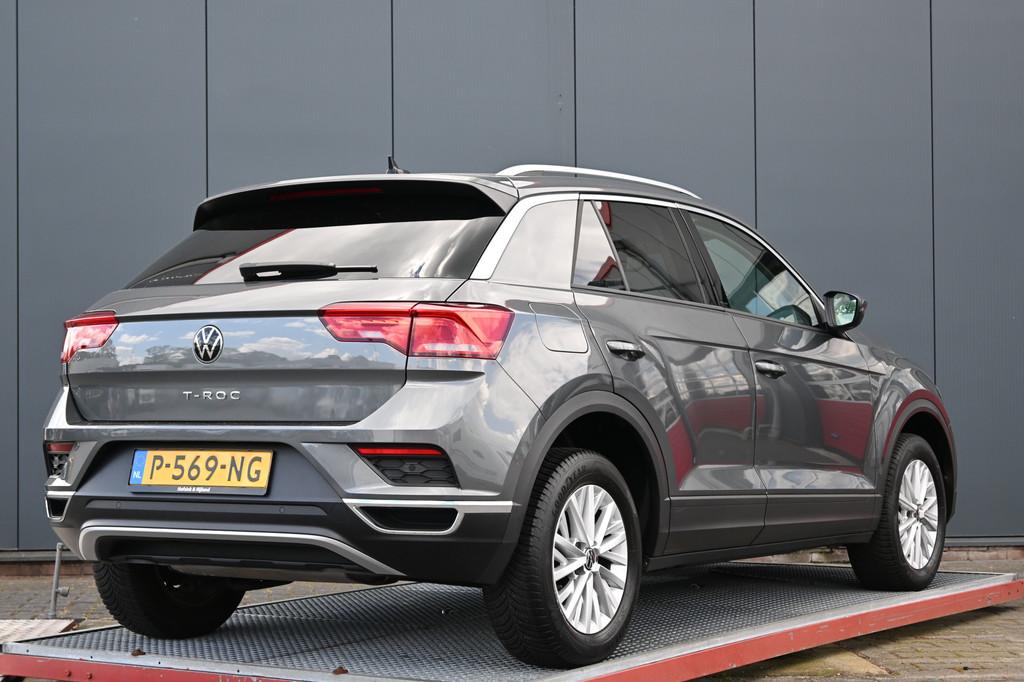 Volkswagen T-Roc 1.0 TSI Style Business camera climate, Voorwielaandrijving, Stof, Gebruikt, 1193 kg