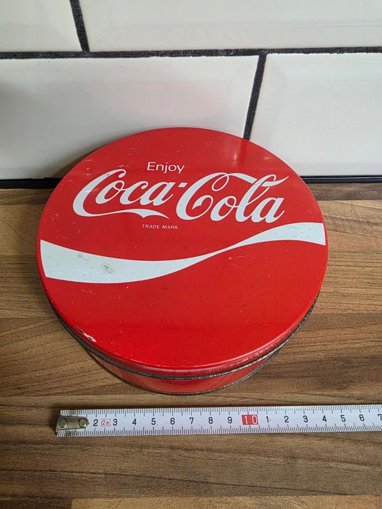 Vintage Coca-Cola blik - Rond en rood, Verzamelen, Ophalen of Verzenden, Gebruikt, Overige merken
