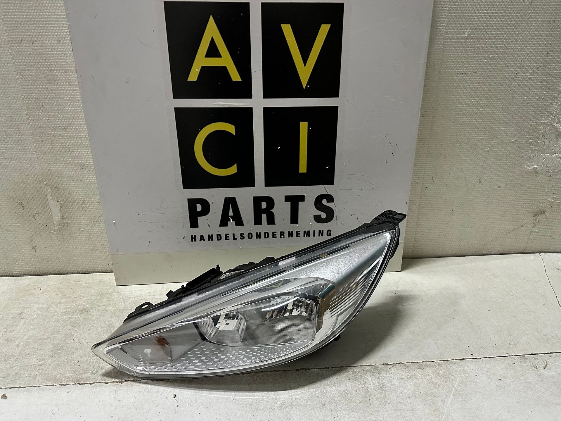 Koplamp Ford Focus Mk3 Facelift LHD Links F1EB-13W030AE, Gebruikt, -, -, Ophalen of Verzenden