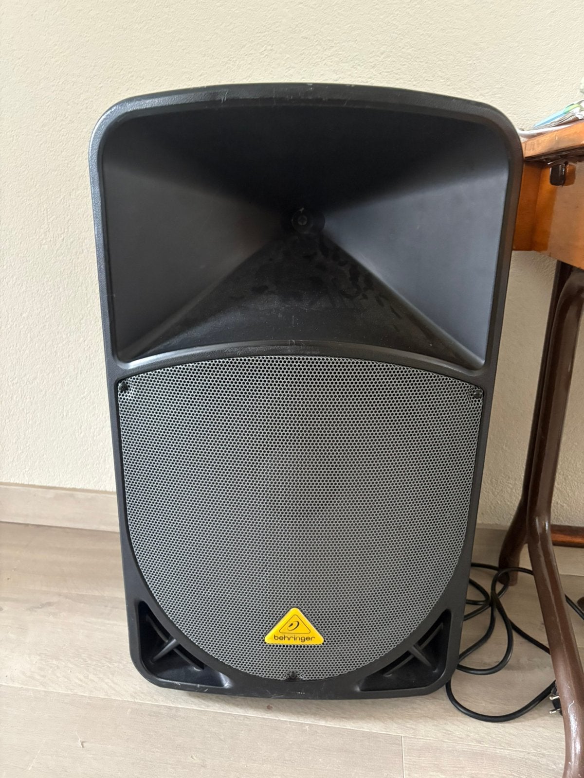 Behringer eurolive B115W, Ophalen of Verzenden, Niet werkend, Party speaker, Overige merken