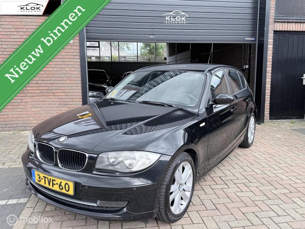 BMW 1-serie 116i Executive Automaat Airco Parkeer sensoren, Auto's, BMW, Parkeersensor, Achterwielaandrijving, 4 cilinders, 4 stoelen