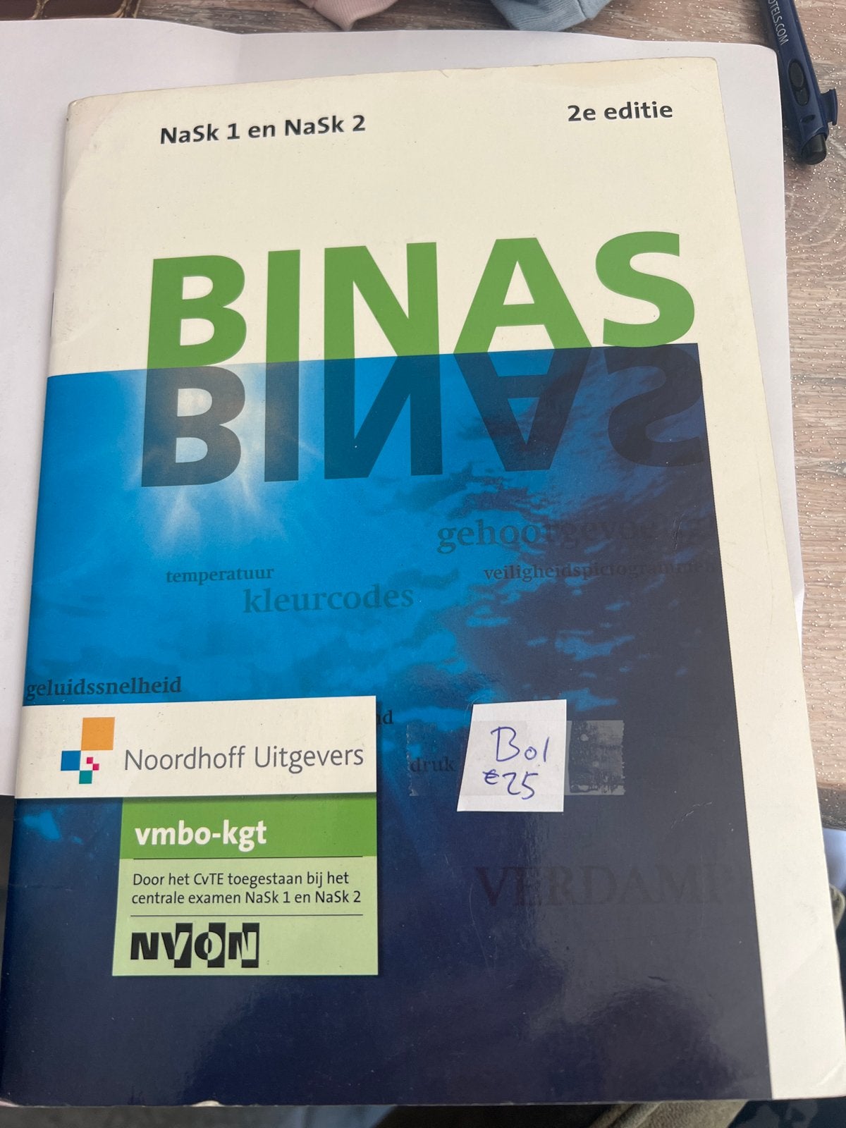 BINAS NaSk 1 en NaSk 2 - 2e editie - Zo goed als nieuw, Ophalen, Beta, Zo goed als nieuw, MBO
