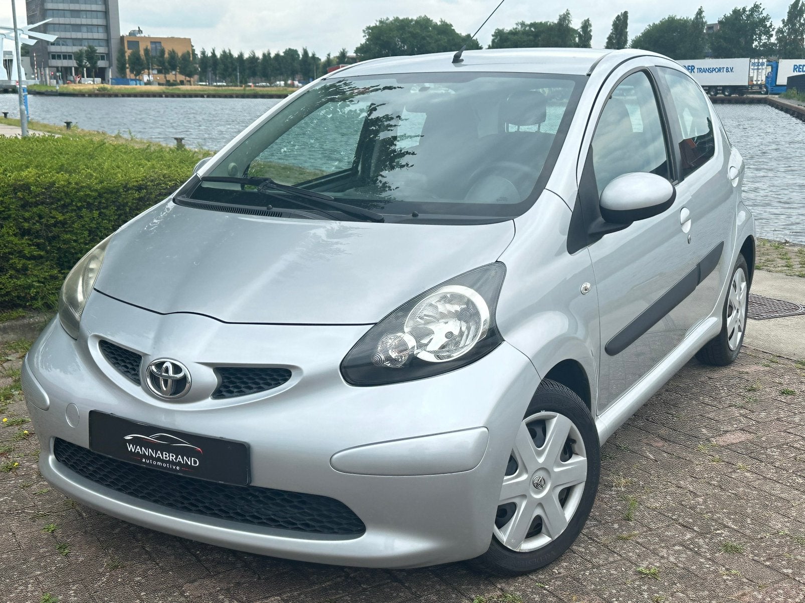 Toyota Aygo 1.0 VVT-i 5DRS Airco Navi Cruise 2011, Voorwielaandrijving, Stof, Zwart, 4 stoelen