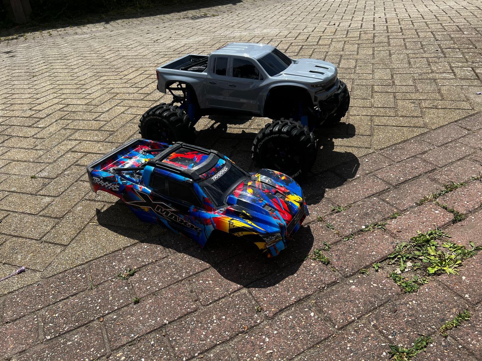 Traxxas Xmaxx wide 8s rtr incl twee lipo accus, Ophalen of Verzenden, Zo goed als nieuw, Overige schalen, Auto offroad