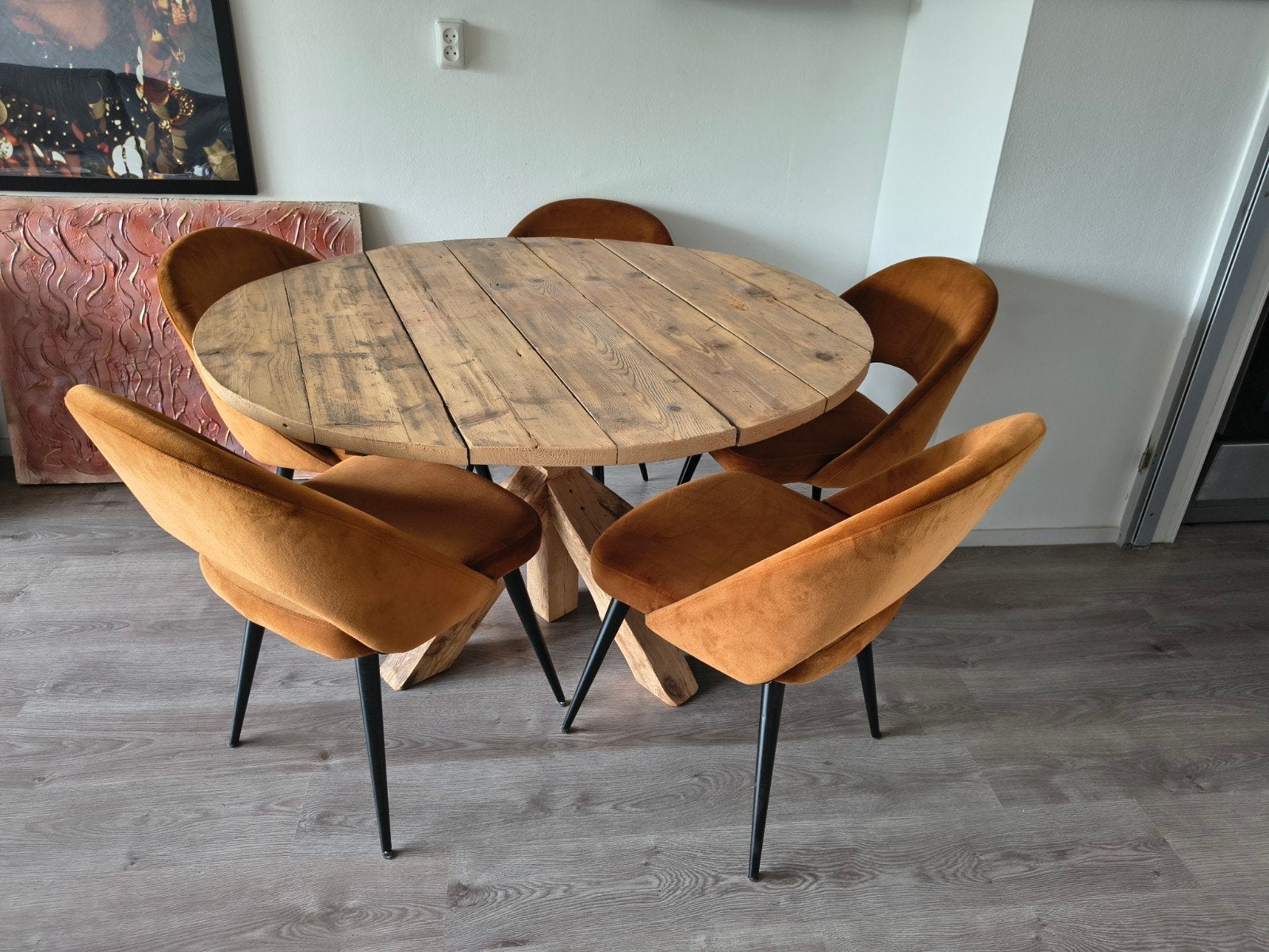 Robuuste houten tafel met 5 velvet stoelen, Ophalen, Rond, Vijf personen of meer, 100 tot 150 cm