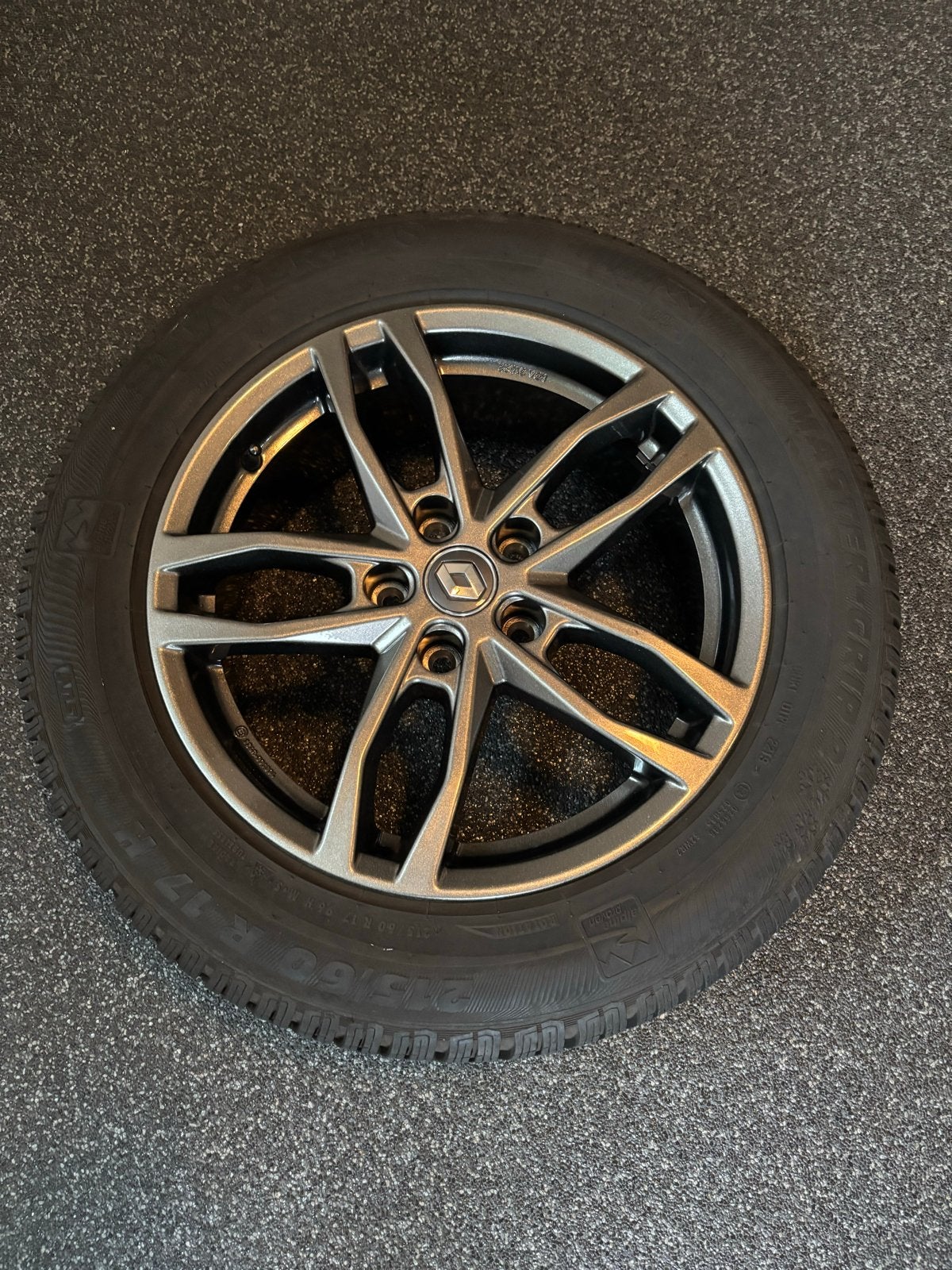 Renault Winterbanden op aluminium velg met TPMS, Auto-onderdelen, Ophalen, Banden en Velgen, 17 inch, Winterbanden