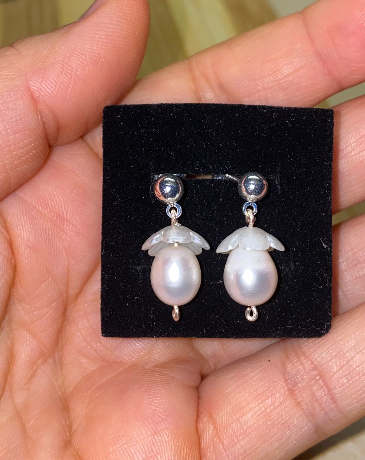 Elegante nieuwe Parel Oorbellen -met zilveren oorstekers, Sieraden, Tassen en Uiterlijk, Oorbellen, Wit, Nieuw, Ophalen of Verzenden