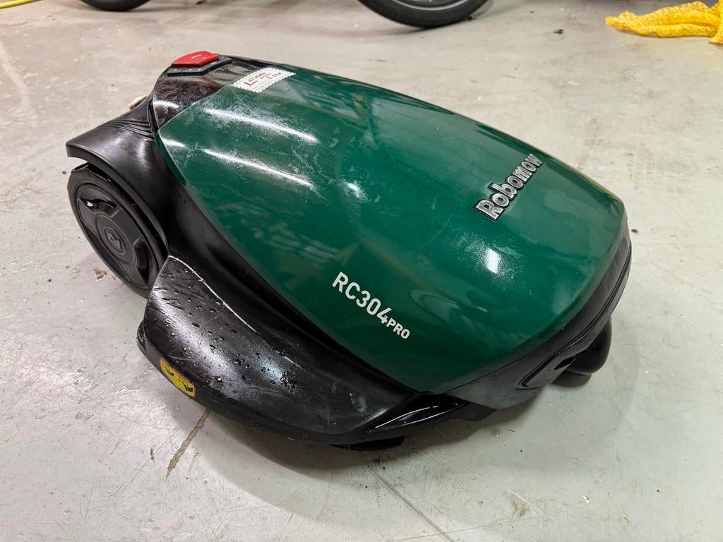 Robomow RC304 Pro Robotmaaier incl huisje - Gebruikt, Tuin en Terras, Robotmaaiers, Gebruikt, 20 tot 25 cm, Bestuurbaar via app