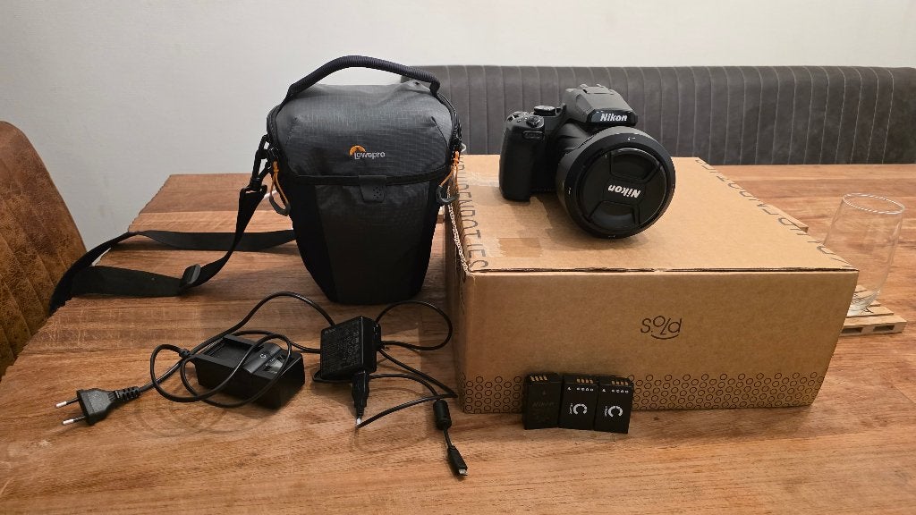 Nikon coolpix p1000, Audio, Tv en Foto, Ophalen, Accu, Zo goed als nieuw, Compactcamera