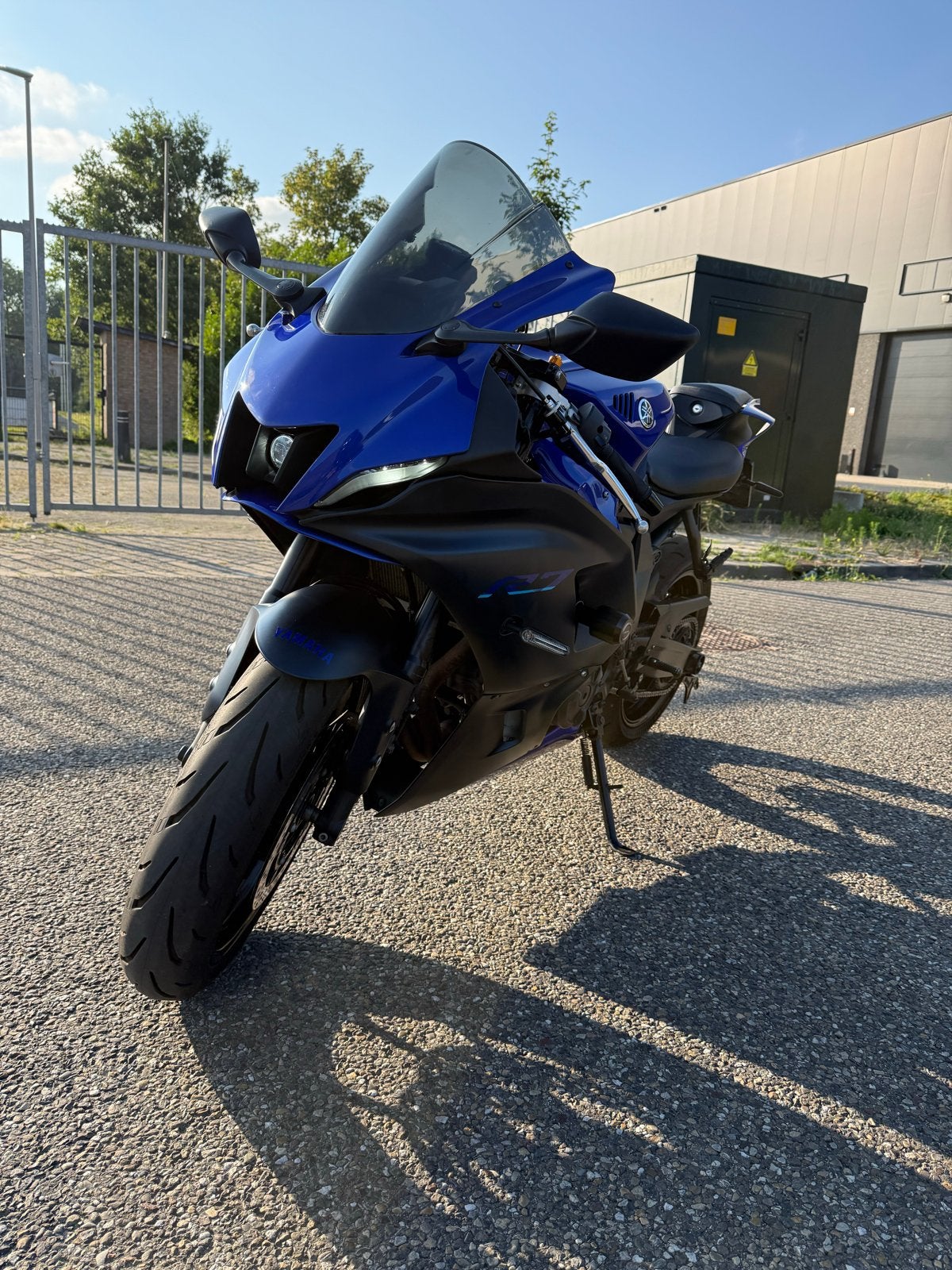 Yamaha R7 A2 (35kw) - Vol opties Akrapovic/Gilles/Quad Lock), 2 cilinders, Sportuitlaat, Gebruikt, Minimaal motorrijbewijs A2