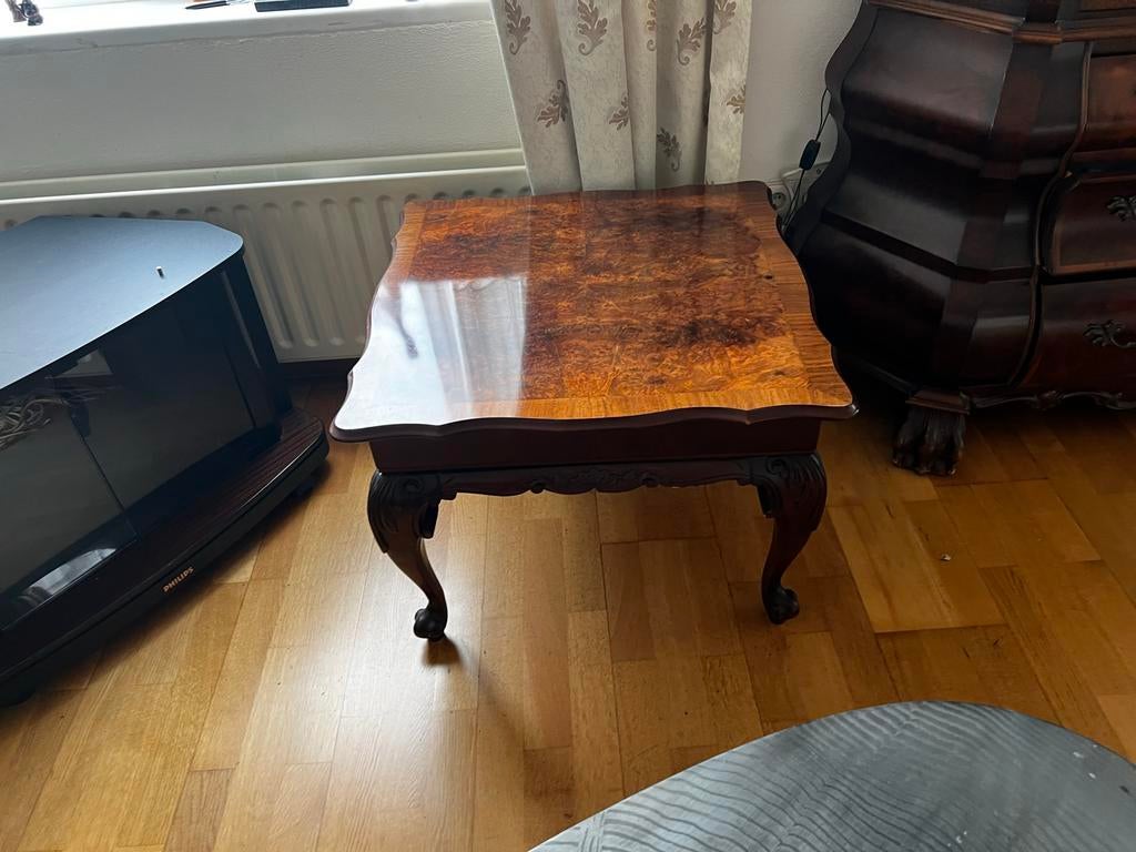 Antieke salontafel met wortelnoten blad, Ophalen