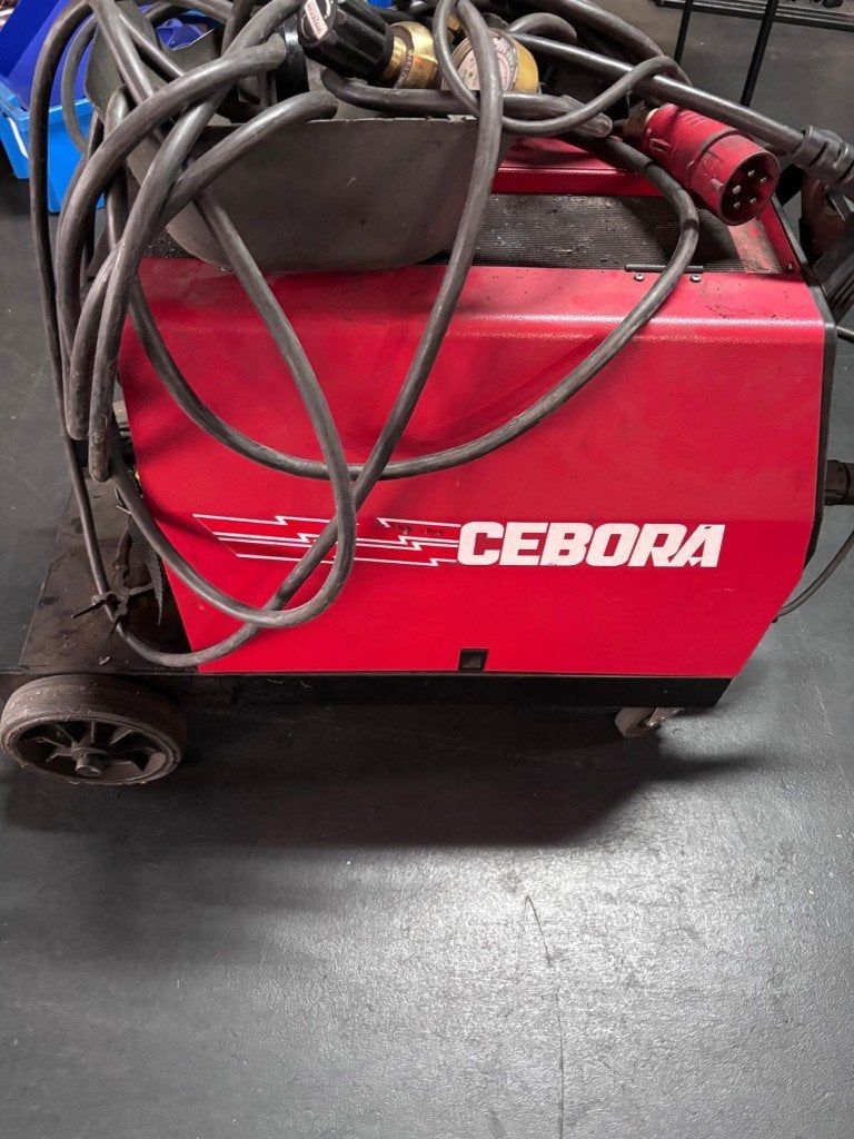 CEBORA MIG 2235/T 575 Lasapparaat - Krachtig en Betrouwbaar, Ophalen, Zo goed als nieuw, 250 ampère of meer, Co2